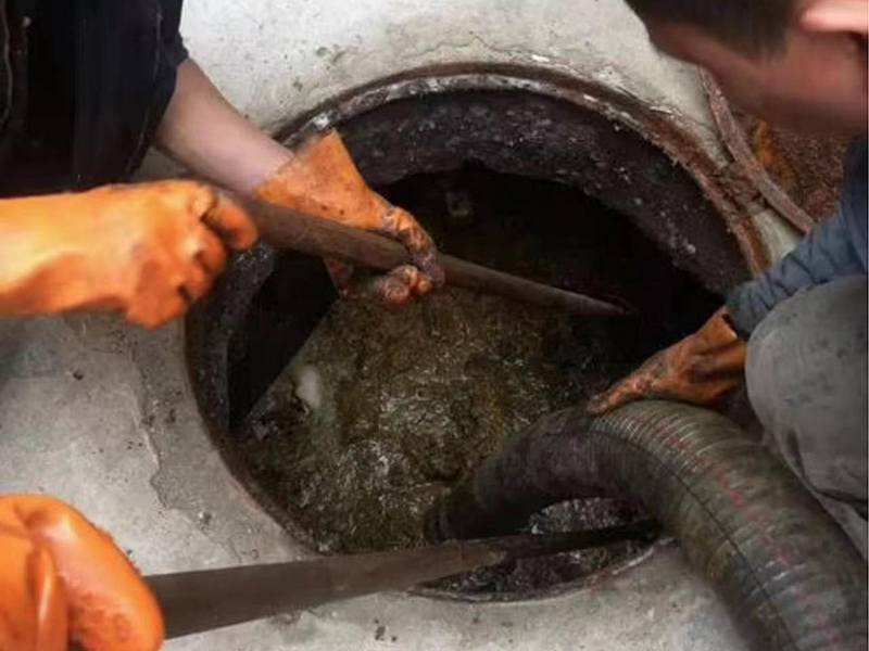 阳东清理化粪池时如何避免沼气的危害?